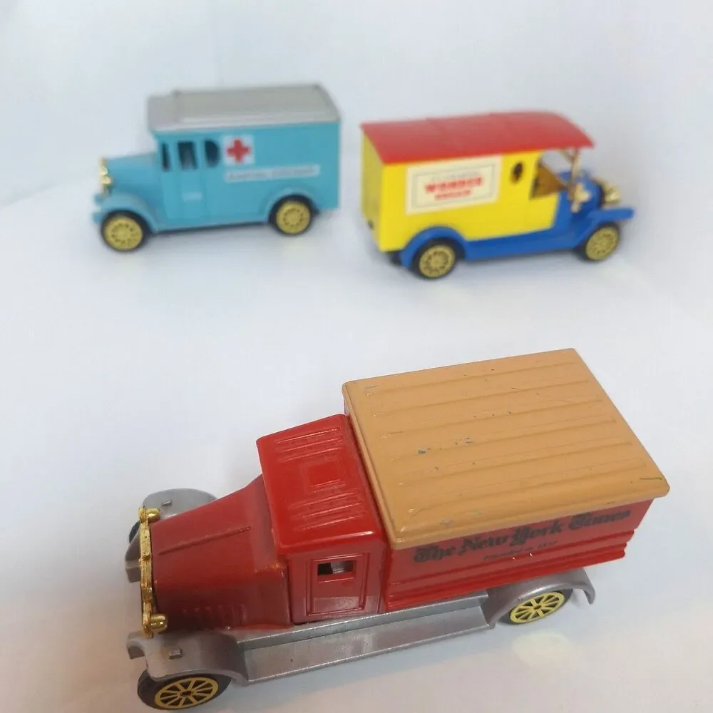 Reader's Digest Classic Trucks 4 diecast models Sunoco Wonder Bread NY Time